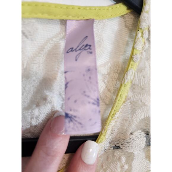 ALYA women's yellow BLOUSE with lace detail Size MEDIUM - Picture 6 of 9